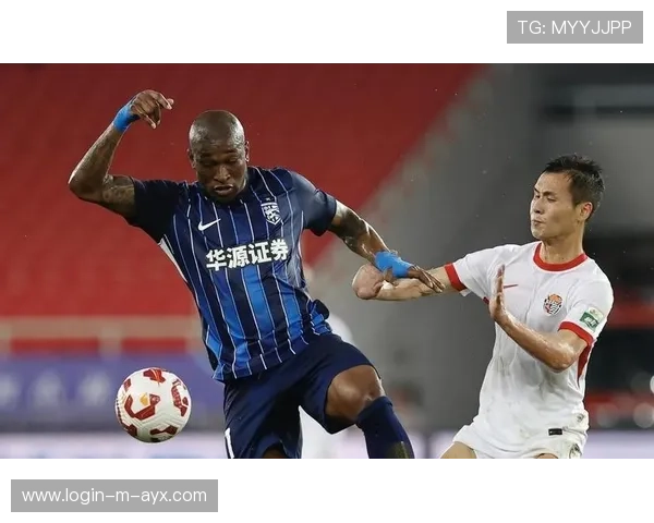 武汉三镇连续直塞撬开对手最后防线