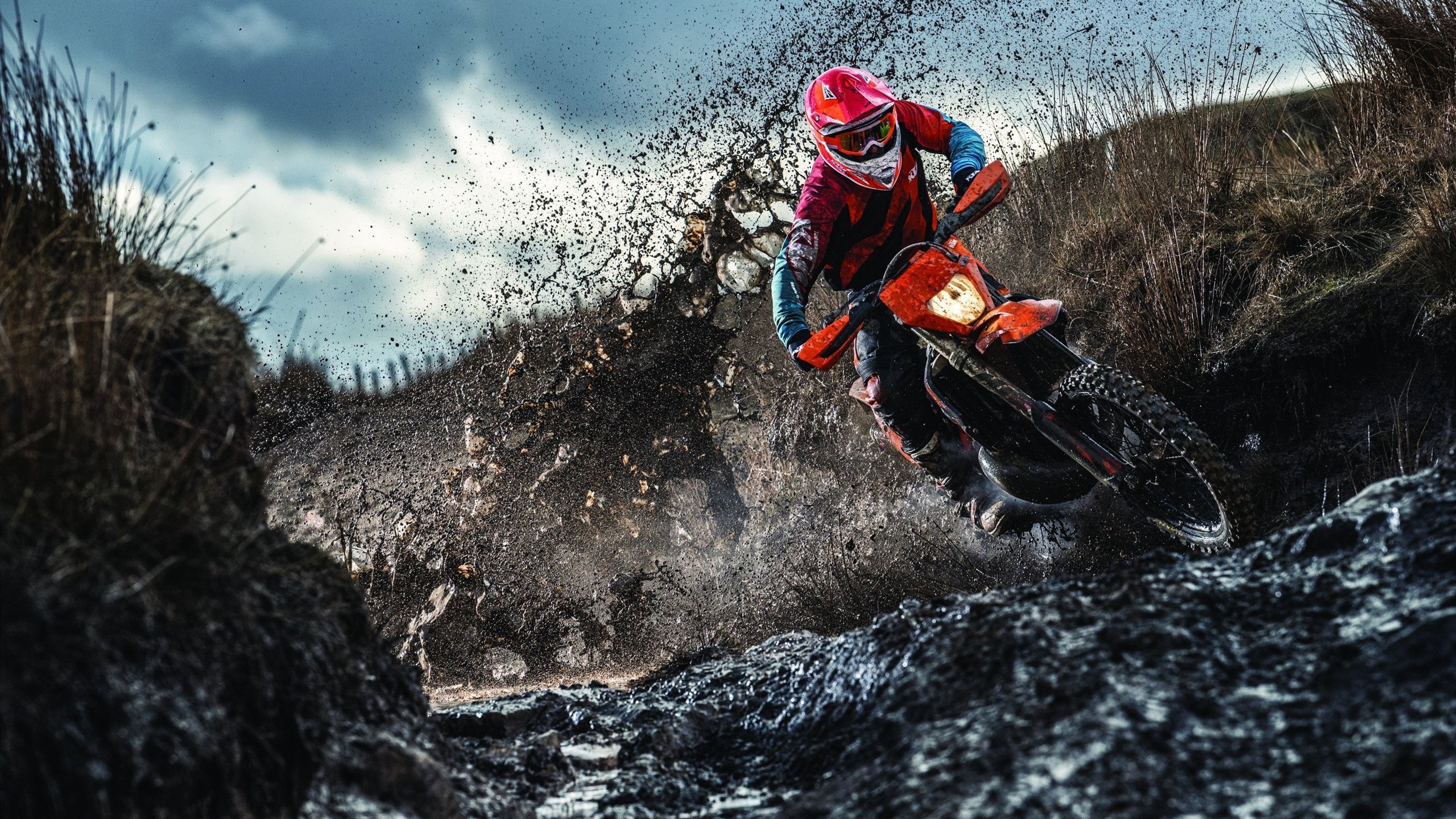 SGA连3场3节轰破30分率雷霆7连胜平队史:我们比上季更强,雷霆队扣将